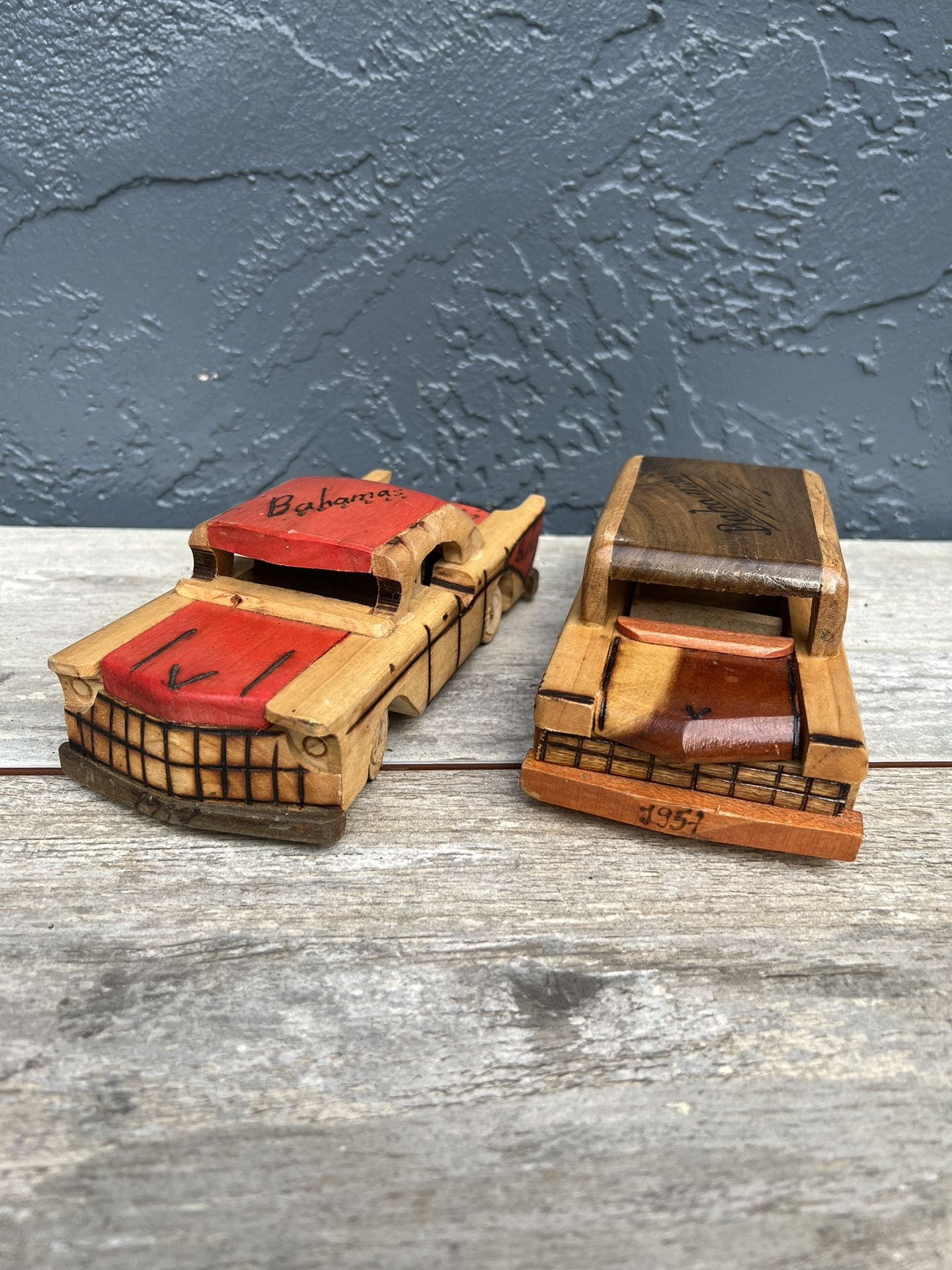 HAND-CARVED CLASSIC 1950 CHERVORLET STYLE WOODEN CARS