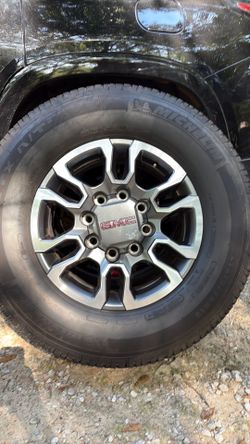 GMC 2500 wheels set of 4 2026 take offs