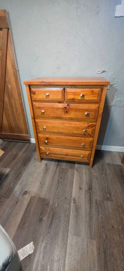 Dresser / night stands