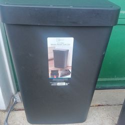 13 Gallon Trash Can