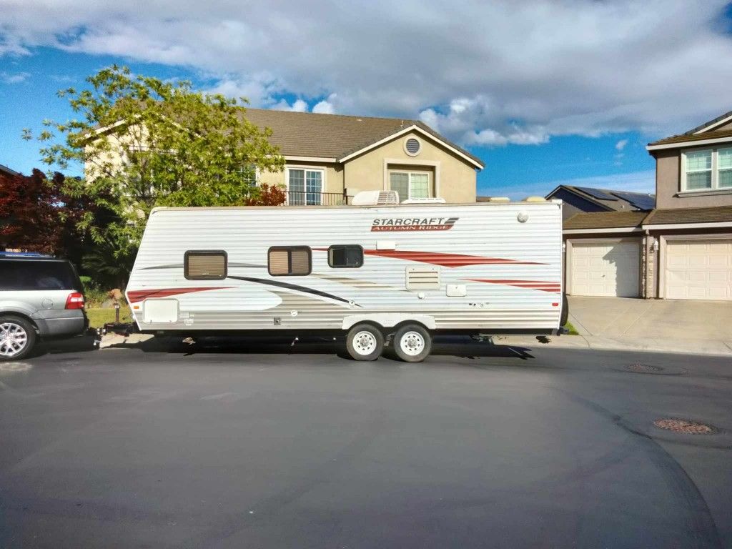 2011 Trailer 29' Trailer End To End Very Good Condition