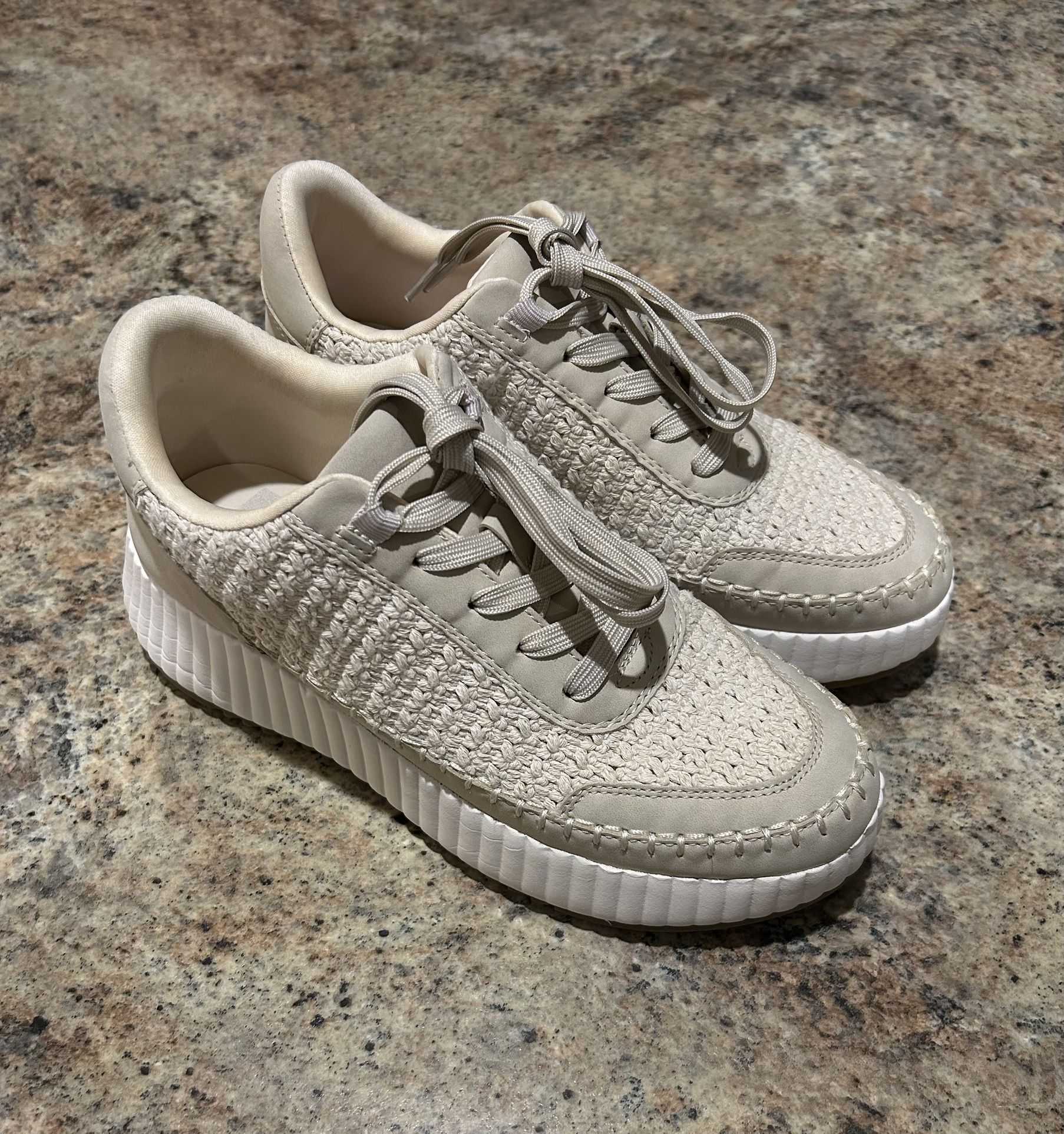 Women’s 8 1/2 Dolce Vita Disco Platform Lace-Up Sneakers