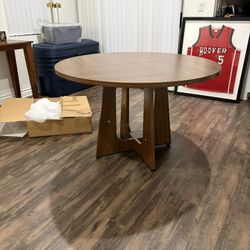 Round Dinning Table for 4-6, Kitchen Dining Room Table 47.2 Inches Circle Walnut Finish Dinner Tables for Kitchen, Dining Room, Living Room