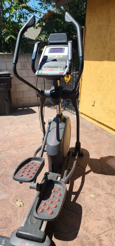 Free Elliptical Machine
