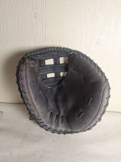 A1000 Fastpitch Softball Catcher's Mitt, 33"