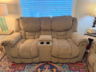 Electric recliner loveseat