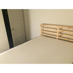 Full size bed