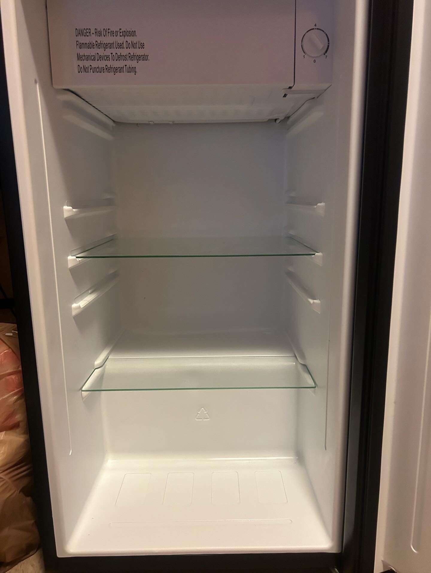 Mini Refrigerator/ Freezer 