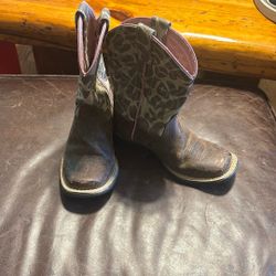 Girl Boots 
