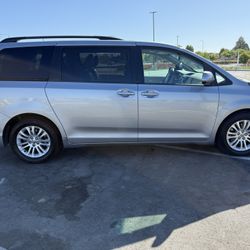 2013 Toyota Sienna Xle
