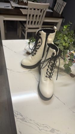 Ladies Boots