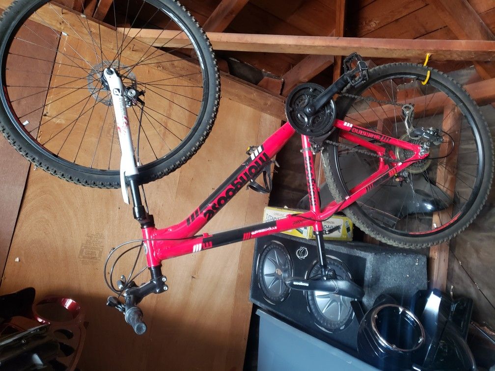29in Mongoose Mountain Bike