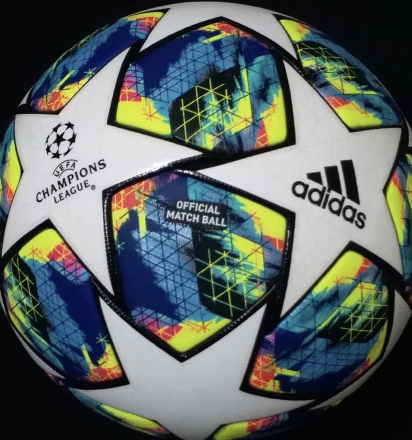 SOCCER BALL BRAND NEW MATCH BALL FIFA APPROVED EURO 2020 NOT REPLICA OR TRAINING OFFICIAL SOCCER MATCH BALL SIZE 5. CASH ONLY NO DELIVERY, PICK UP.