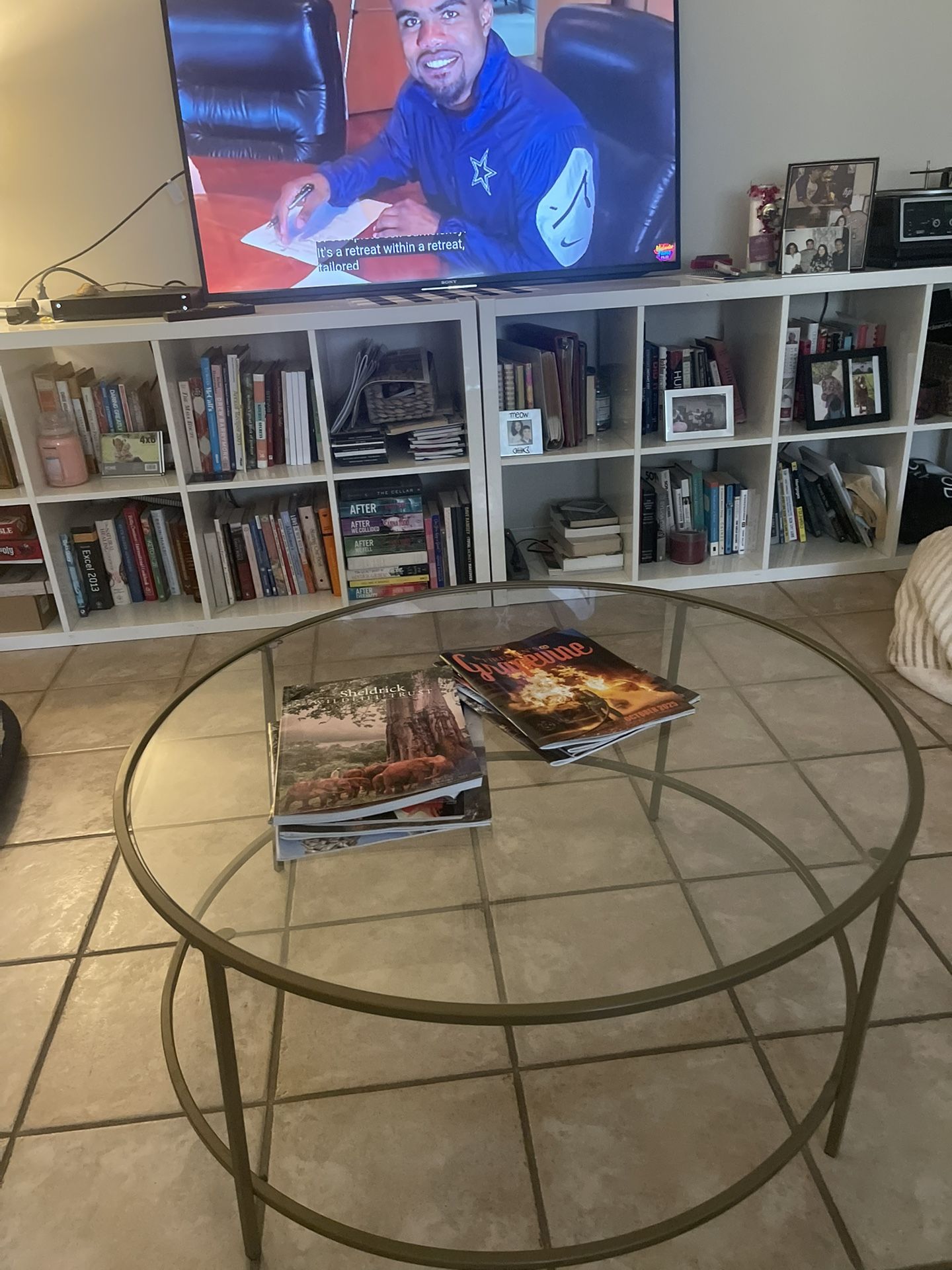 Table Books PickUp