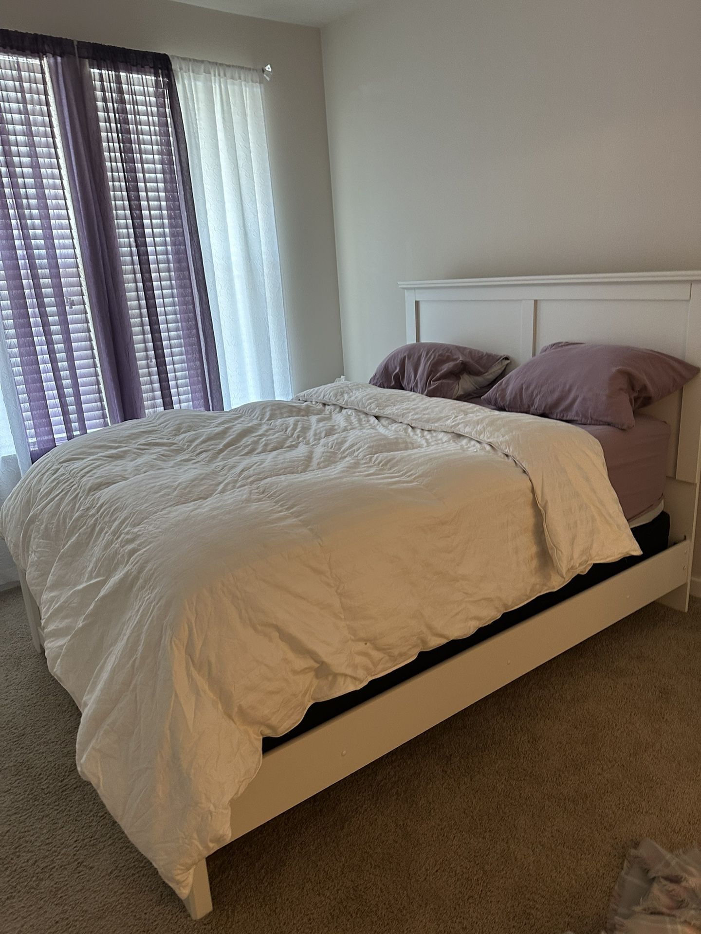 Queen Bedroom Set No Mattress