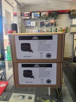 Jbl earbuds , upto 32 hour playtime cash offer