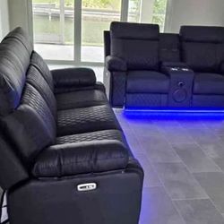 New sofa and loveseat in box 📦 1599