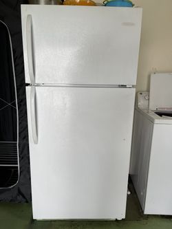 Frigidaire Refrigerator 