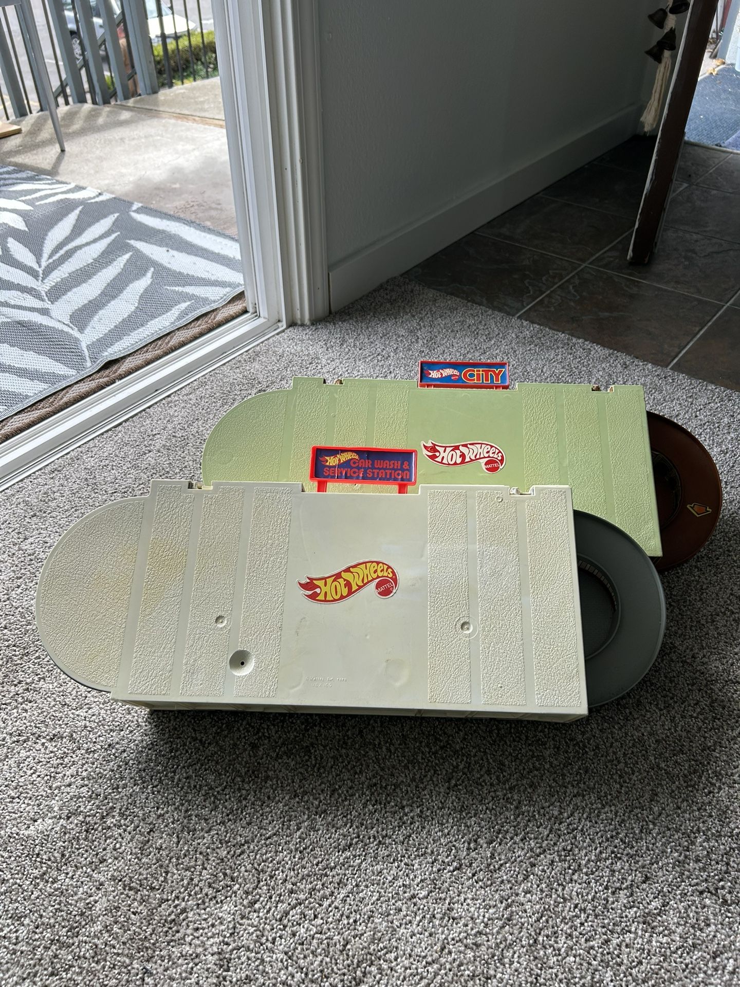 Hot Wheels 1977 Car Service Cases