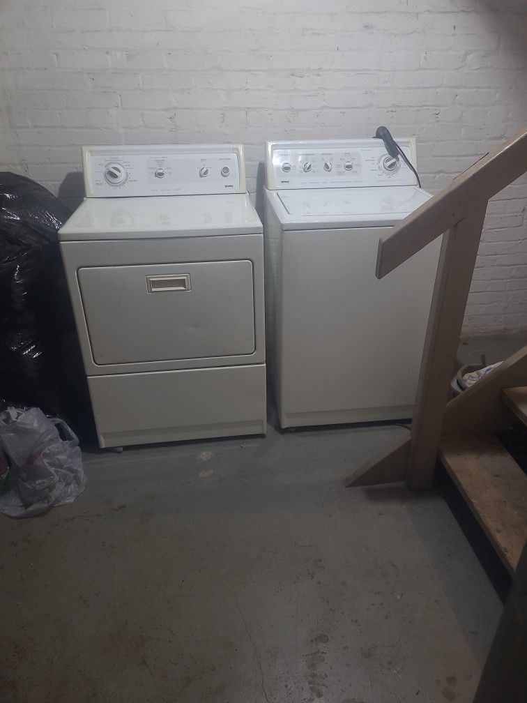 Kenmore Washer & Dryer Electric Set