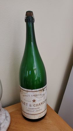 Moet & Chandon Champagne Large Empty Bottle (1 gallon 1 pint 12 oz)
