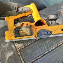 Dewalt d26676 planer 
