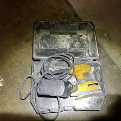 DeWALT Random Orbital Sander with Case