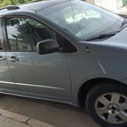 2005 Toyota Sienna 