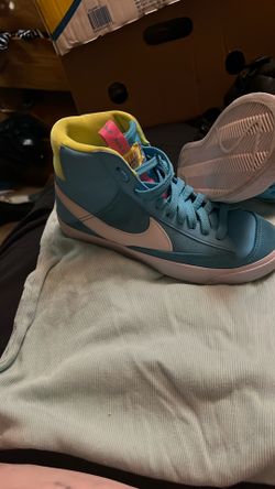 Kids Unsex. Mid. Nike. Shoe