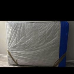 Queen Pillow Top Mattress