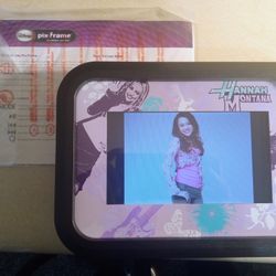 Disney Pix Frame Hannah Montana 7" LCD digital photo frame. 