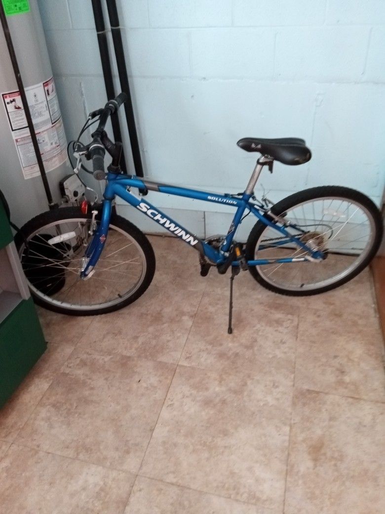 schwinn solution bicycle Suburban Hybrid Bike, 26 Inch Mens and Womens Bike, 7-Speed Hybrid Bicycle, Front and Rear Linear Pull Brakes, Ergonomic Grips, Comfort Frame, Large Cushioned Seat, Fenders, Adult and smooth belt drive Schwinn GSX Solution 26