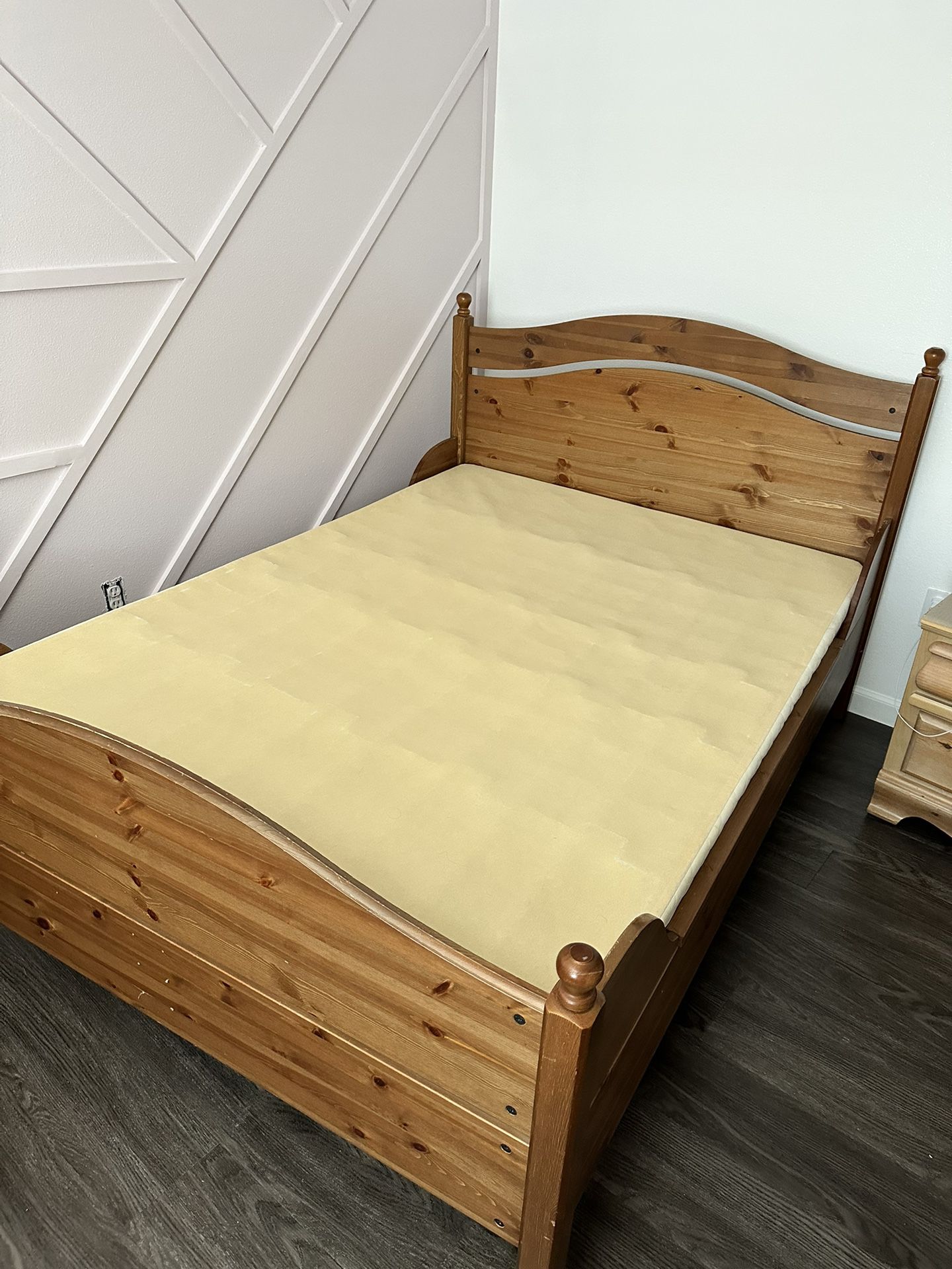 Wood Bed Set