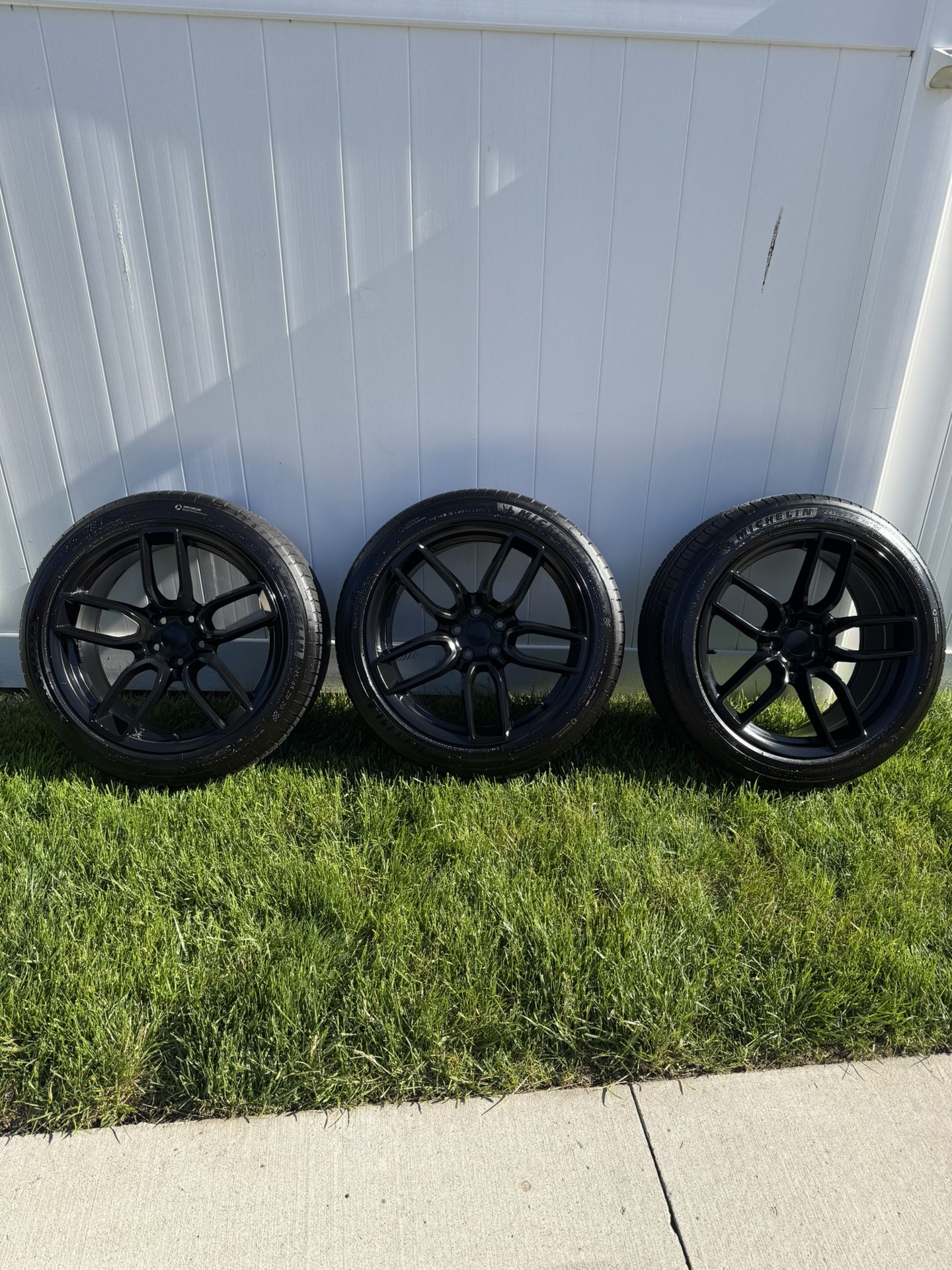 (READ DESCRIPTION) Hellcat widebody Rep wheels and tires (3) $550 OBO