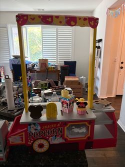 Melissa and Doug Disney cart with accessories