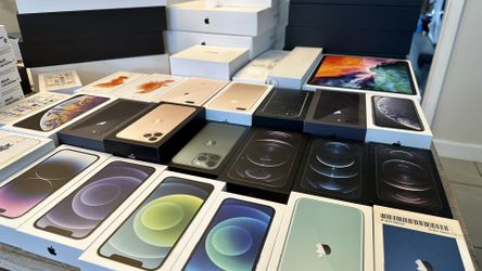 Apple empty box IPhone AirPods Apple watch MacAir . Solo cajas vacías . Only box Apple empty box each $15. Solo cajas vacías algunas con manuales iPho