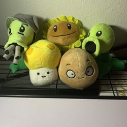 Plants Vs Zombies Plushies (bundle) 