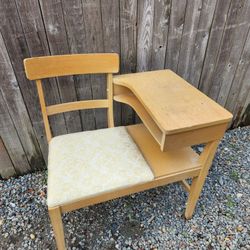1950s vintage hallway phone gossip chair blonde MCM mid-century modern

Nice example of a common '50s piece of furniture