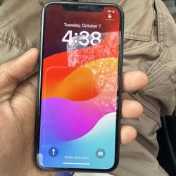 Unlocked iPhone11 pro 64GB (mint Condition / New)