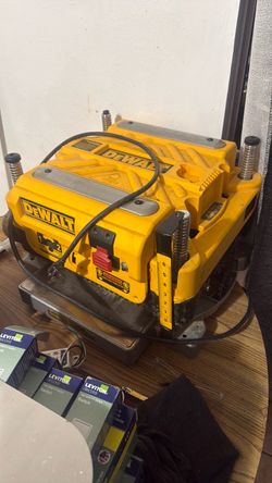 DeWalt thickness planer