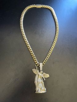 GLD 12mm CUBAN 24”, with GIANT 3.5” x 2” Saint Michaels pendant