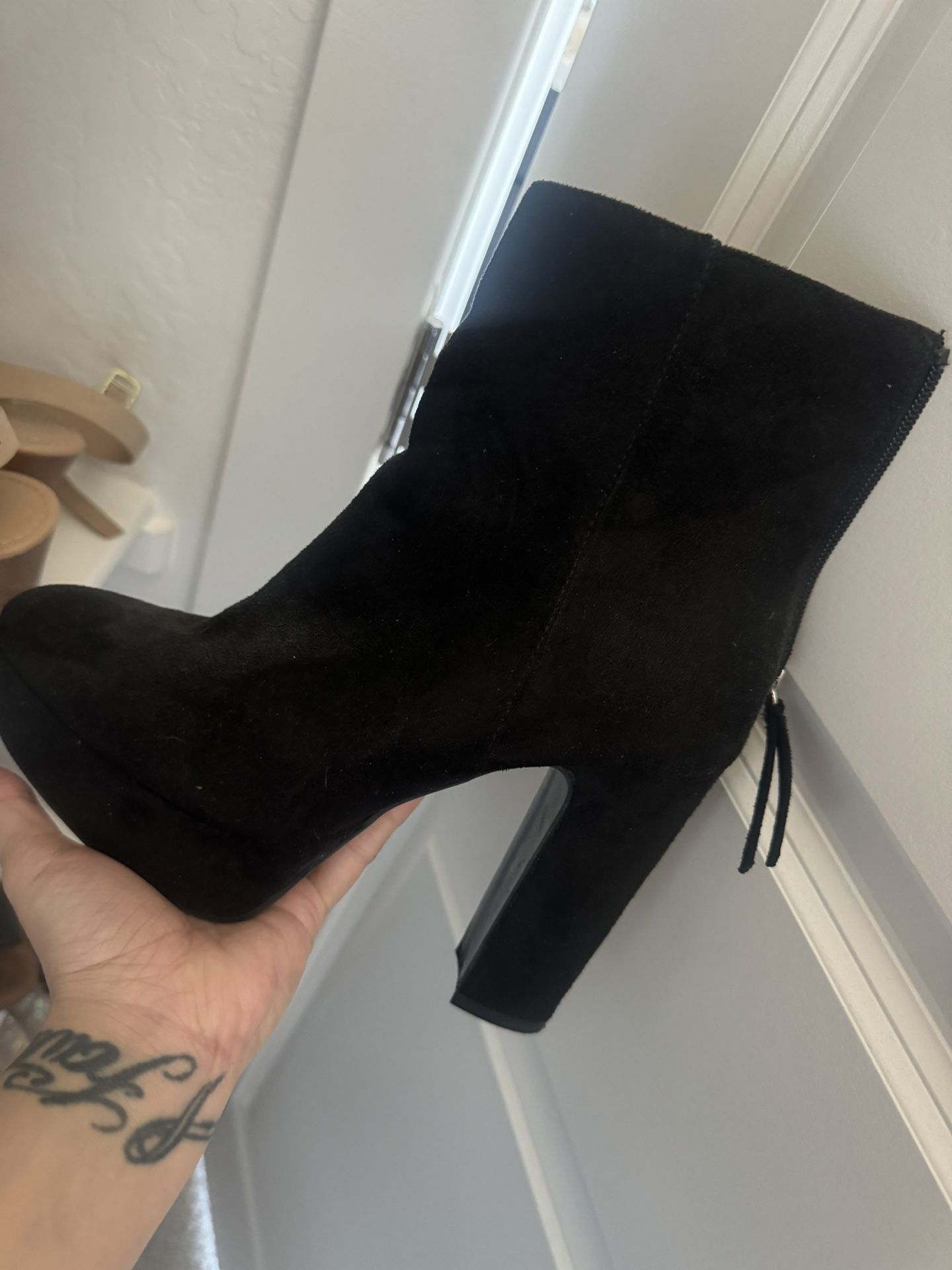 Size 7 Women’s Boots 