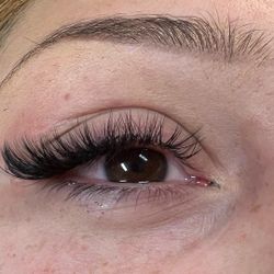 Eyelashes Extensions 