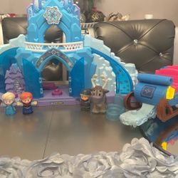 Little People Frozen castle With Characters/lights & Sound