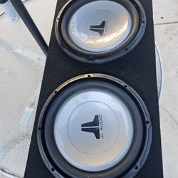 12 Inch Jl Audio Subwoofers In Great Condition 