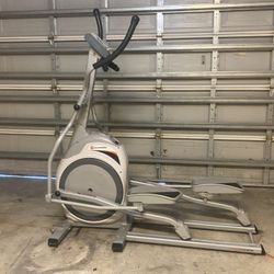  Schwinn Fitness 420 Elliptical
