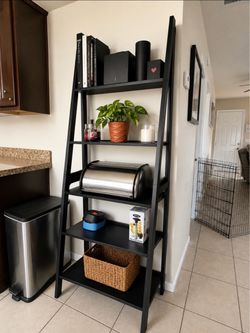 Black 5-Tier Ladder Shelf Bookcase