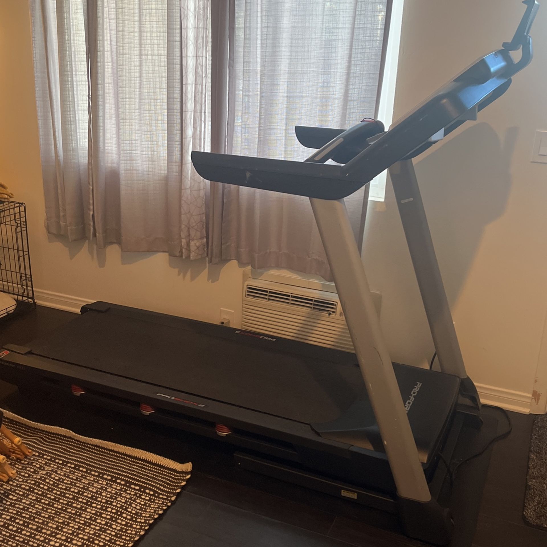 Free Proform Premier 1300 Treadmill for Sale in San Diego CA