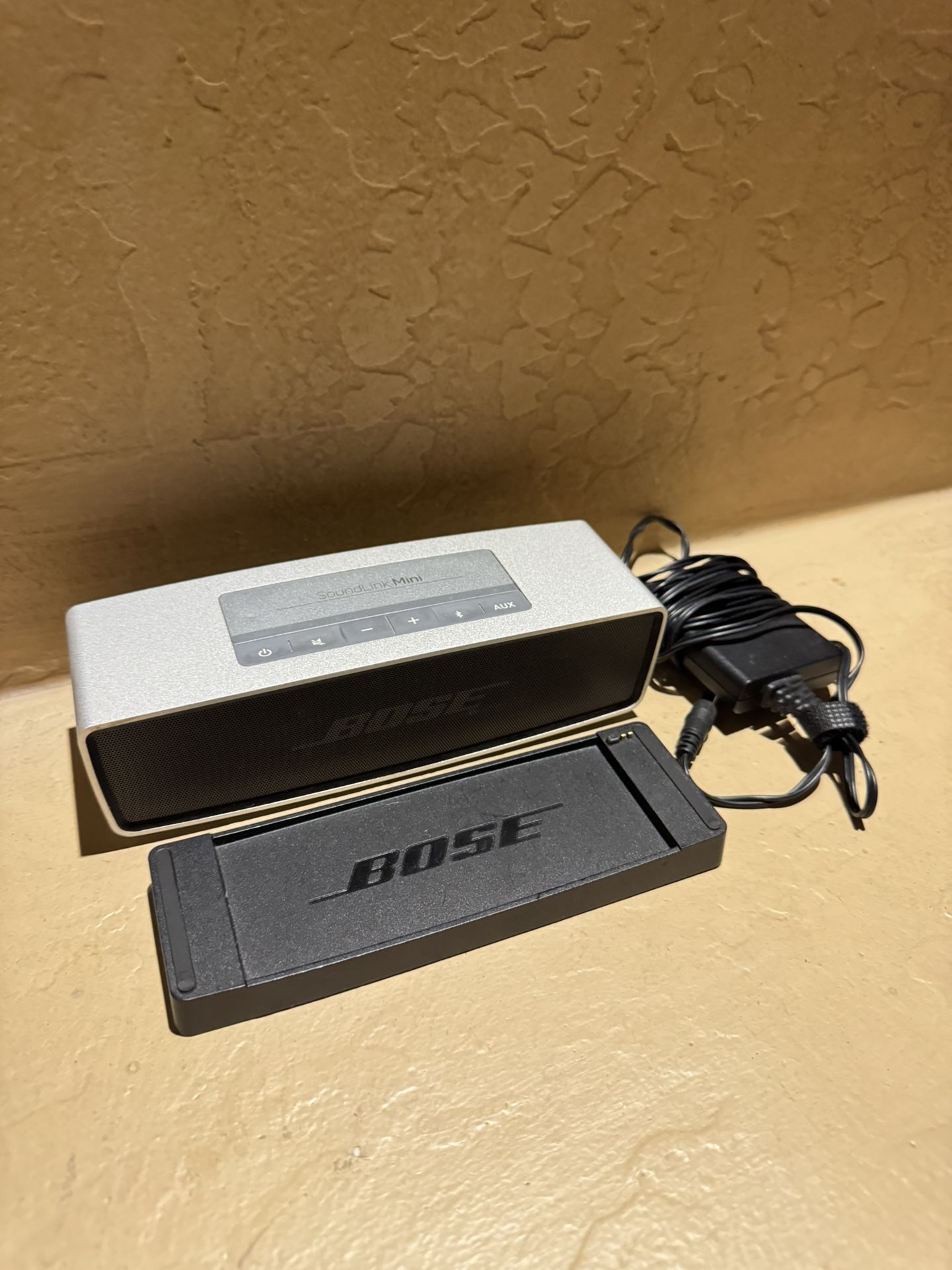 Bose SoundLink Mini Bluetooth Speaker – Great Sound, Works Perfectly
