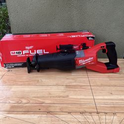 Milwaukee (2722-20) M18 FUEL 18V Lithium-Ion Brushless Cordless Super SAWZALL Orbital Reciprocating Saw (Tool-Only)